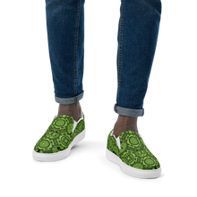 Load image into Gallery viewer, Green Tiki Pattern Men’s slip-on canvas shoes