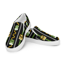 Load image into Gallery viewer, Green and Bamboo Tiki Men’s slip-on canvas shoes